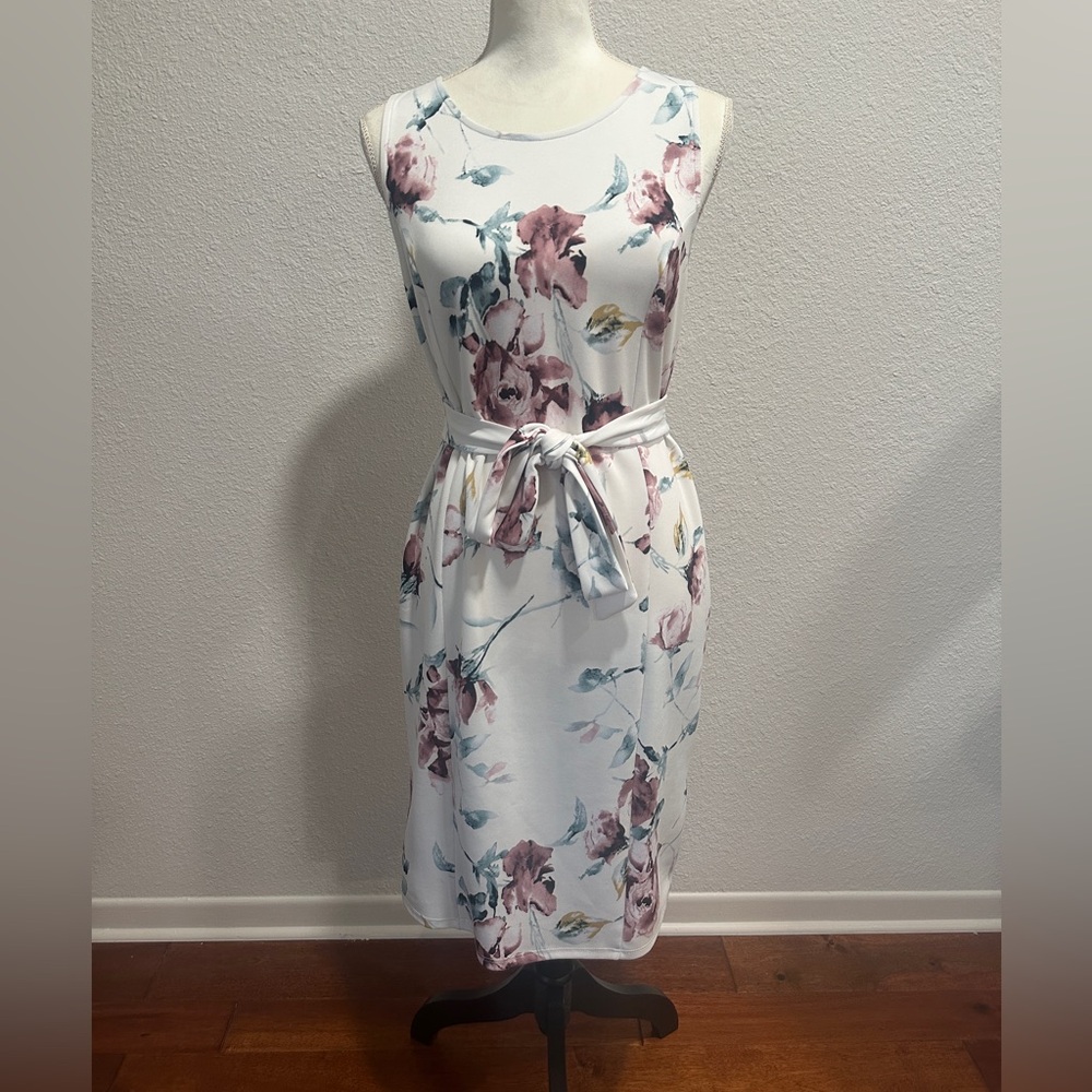 Hello MIZ Floral Midi Dress | White & Pink Floral Print | Size Large